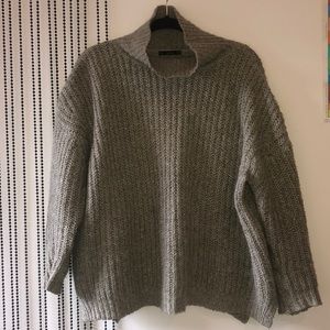 Dropped shoulder turtleneck sweater size L